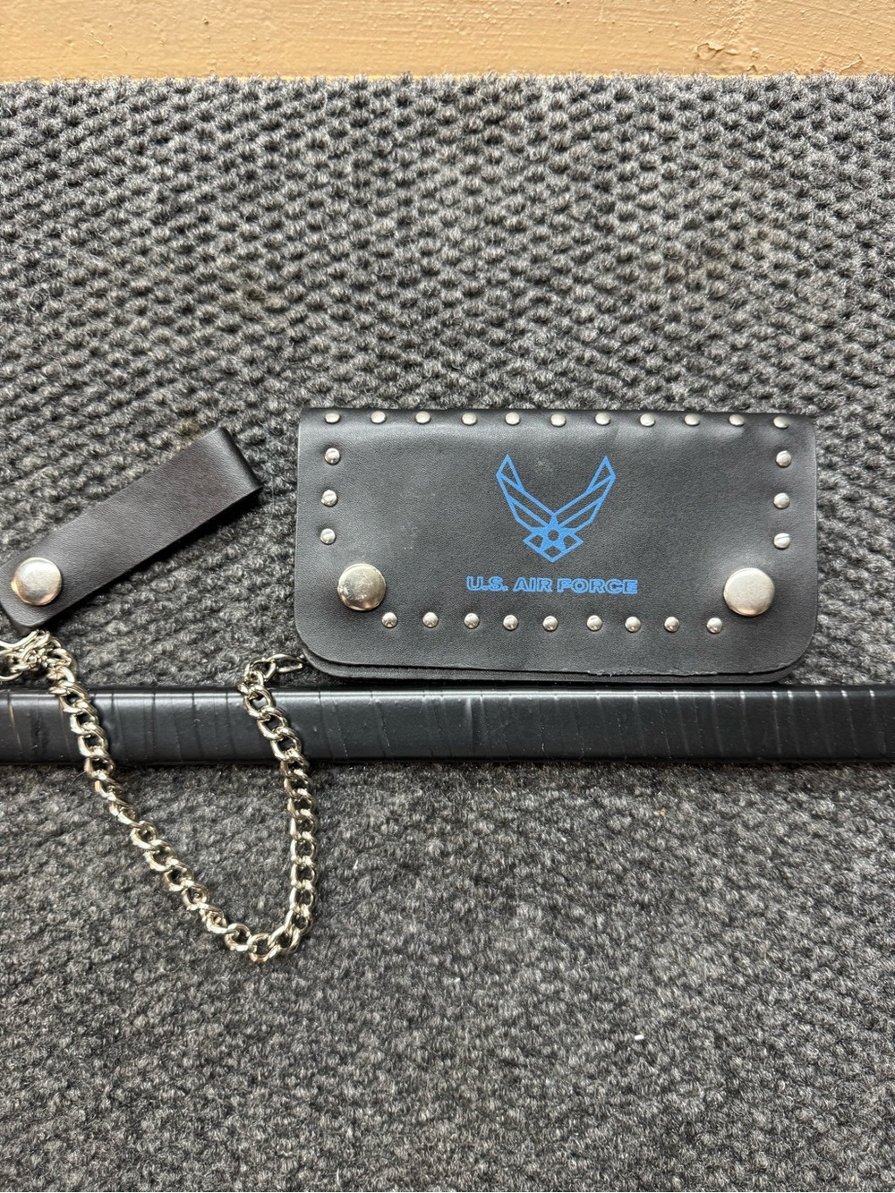 Source Unknown Black Wallet with Blue U.S. Air Force Emblem and Chain